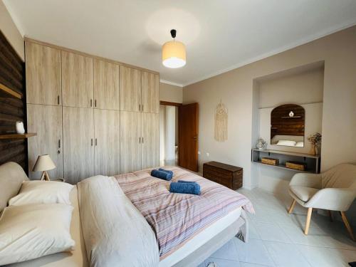 Lithos Apartment