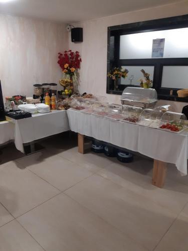 een buffet in een restaurant met eten bij Hotel Boutique 5 - Free parking - Free breakfast - Free internet - EVSE in Sofia