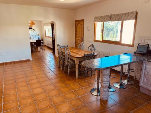 TV/trung tâm giải trí tại Javea Dream Luxury Villa with Pool, Lounge, BBQ, Airco, Wifi
