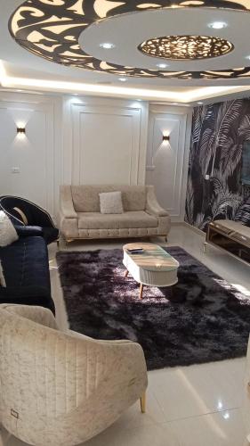 فرصة لا تعوّض للسكن الراقي في قلب المهندسين قريبة من جميع المناطق الحيوية والخدمات