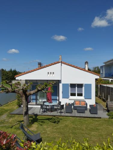 Maison 2 Chambres en Bord de Mer-Jardin & Animaux Acceptes, 400m de la Plage