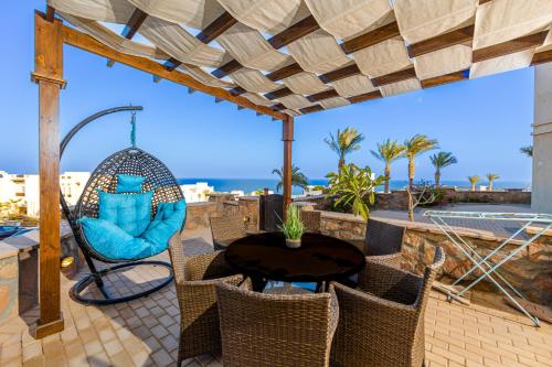 Χώρος καθιστικού στο Apartment Azzura Sahl Hasheesh with Private Garden and Sea view