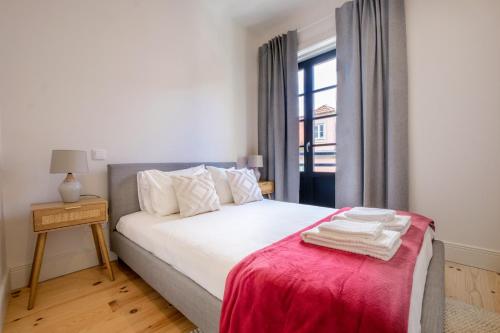 Art Deco 22 Luxury 2BR Apartment Downtown Metro AC
