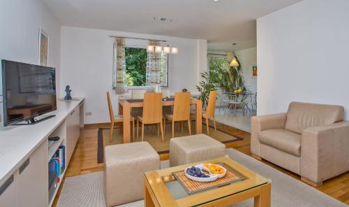 Comfortable 2BDR Apartment Laura Lapad with private garage