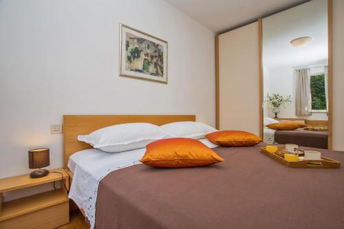 Comfortable 2BDR Apartment Laura Lapad with private garage