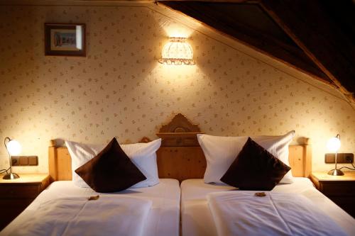 Hotel-Brauereigasthof Josef Fuchsにあるベッド