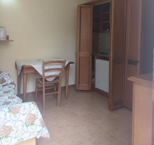 Kuchyň nebo kuchyňský kout v ubytování RoomAntic House