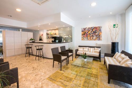 Η κουζίνα ή μικρή κουζίνα στο Stella Hotel