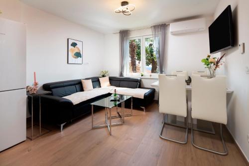 Apartments with parking space Opatija - 23861