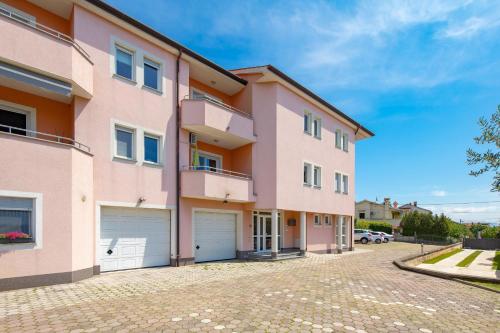 Rooms with a parking space Rijeka - 24339