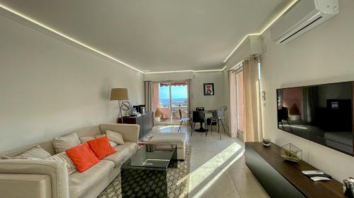 Photo de la galerie de l'établissement Vue Mer aux Portes de Monaco, Piscine, Sauna & Garage, à Beausoleil