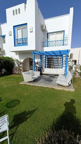 Luxurious 4 Bedrooms Twin House for rent in Mountain View Ras El Hikma