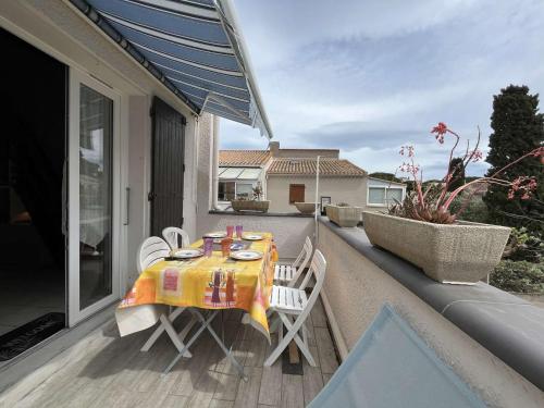 Appartement avec Mezzanine, Climatisation et Parking, proche Plage, pour 4 personnes à Gruissan - FR-1-229-897