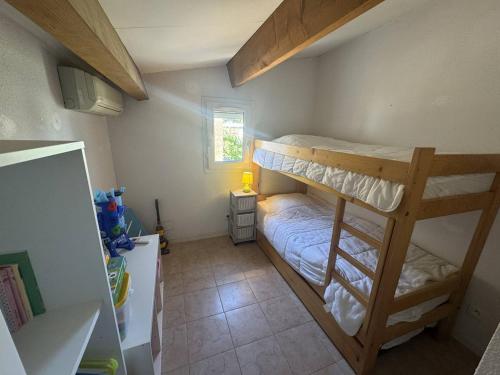 Photo de la galerie de l'établissement Pavillon pour 6 à Cap d'Agde avec terrasse et parking - FR-1-749-98, au Cap d'Agde