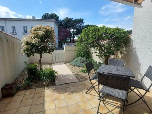Appartement calme 4 pers, terrasse, parking privé - FR-1-550-91