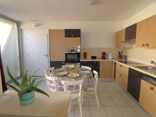 Photo de la galerie de l'établissement T3 Idéal Centre-Ville Proche Mer, Animaux Bienvenus - FR-1-307-284, à La Grande Motte