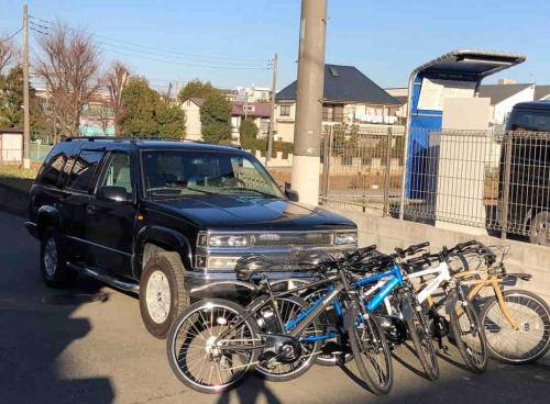 a group of bikes parked next to a truck at Zen Japanese room up to four Shinjuku 20 minutes Walmart DonDonDonki 7 minutes from station Free parking Quiet area at Tanashi Station in Nishitokyo