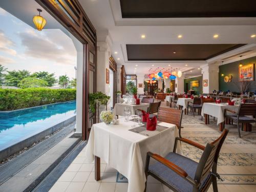 Bazén v ubytování Hoi An Odyssey Hotel & Spa nebo v jeho okolí