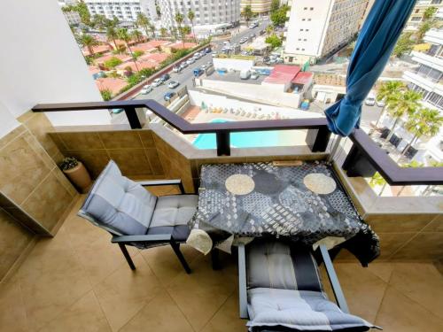 Sky view and sunny by CASAS COCODRILO