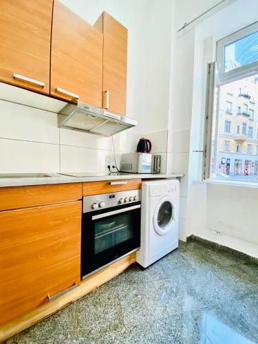 Elegant 1-Bedroom Apartment Near Danube River