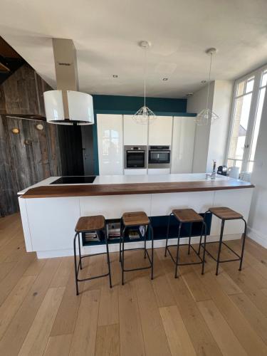 Superbe duplex T4, au coeur de Batz, tout à pied !