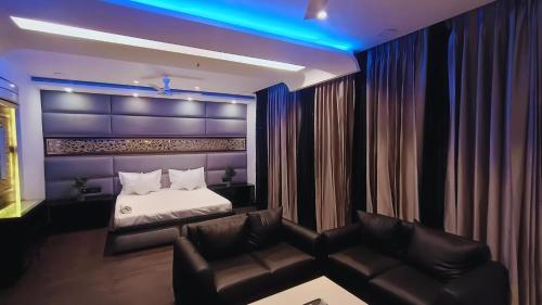 Χώρος καθιστικού στο The Royal Suites