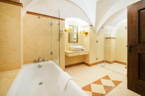 Arcadia Boutique Hotel tesisinde bir banyo