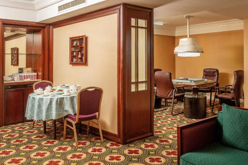 Χώρος καθιστικού στο Ramada Plaza Optics Valley Hotel Wuhan (Best of Ramada Worldwide)