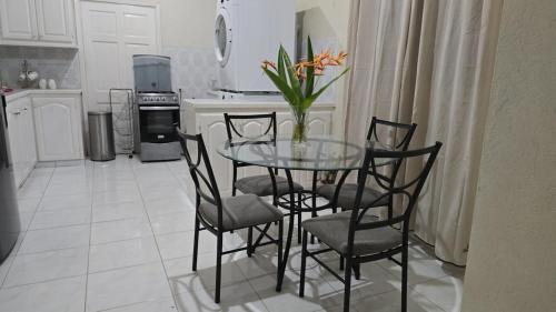 Comfy, spacious apartment near the beach