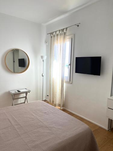 Μια τηλεόραση ή/και κέντρο ψυχαγωγίας στο Faro 33