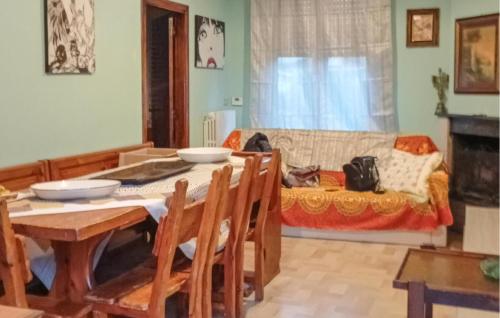 A seating area at Cozy Apartment In Marina Di Santangelo