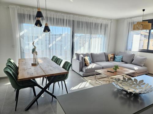 Modern penthouse Magnolia with big top veranda, Arenal