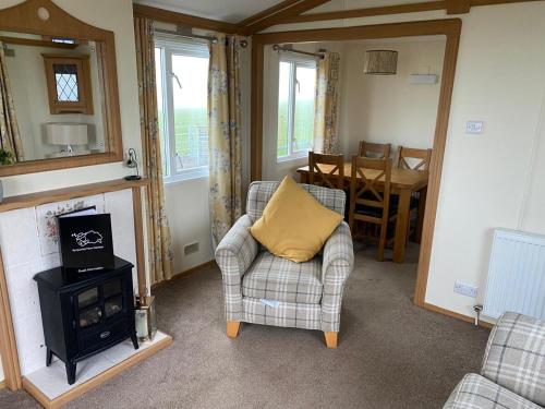 Dapur atau dapur kecil di Stunning Sea View - Farm Stay - Kilchoman 9