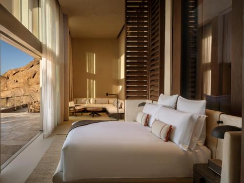 Katil atau katil-katil dalam bilik di Desert Rock Resort