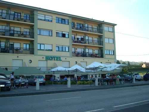 Gallery image of Hotel Brisamar in Bañugues