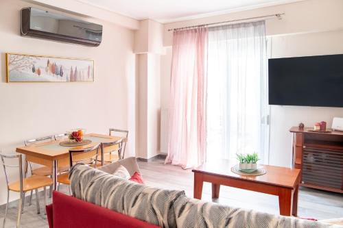 TV a/nebo společenská místnost v ubytování Volos City Αpartment #1