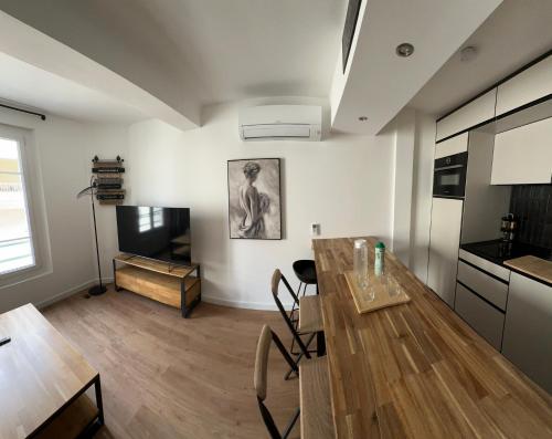 Charming and very central 2 rooms apartment