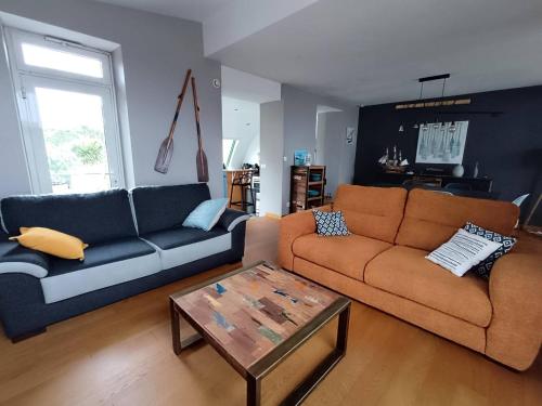 Maison pour 6 pers. à Trégastel avec jardin clos, proche plage et commerces, WiFi et billard - FR-1-368-159