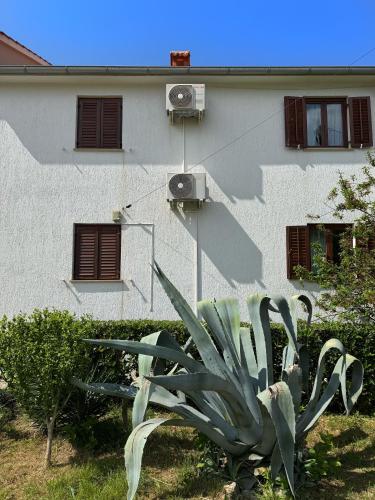 Το κτήριο όπου στεγάζεται  το διαμέρισμα