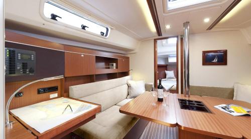 ''Alkyoni" Sailing Yacht