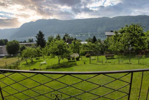 Luxescape- Seeblick- Ossiachersee- Aussicht- Natur- Radfahren- Ruhe