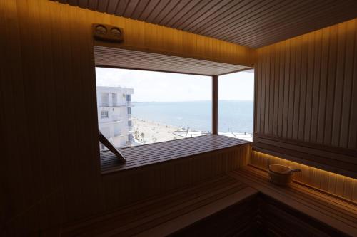 ドゥラスにあるVila One Beach Hotelのギャラリーの写真