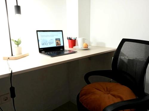 Exterior con parking junto a Avda de América