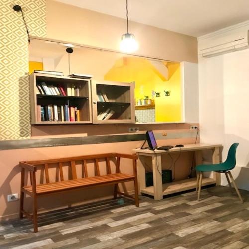 Perpustakaan di hotel