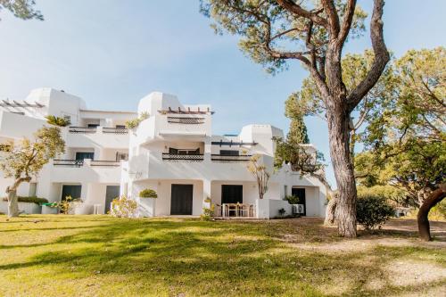 Acolhedor Apt T1, vista piscina , Balaia Golf Village