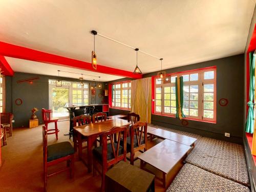 Zona de estar de Hotel Lilly Inn Himalayan Snow views