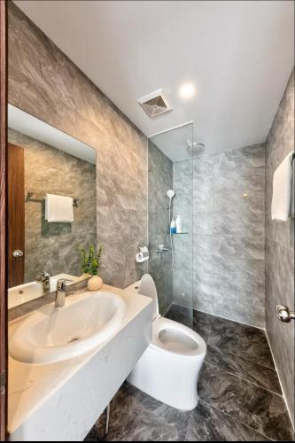 Bilik mandi di La Maison Virgo 2beds free gym pool