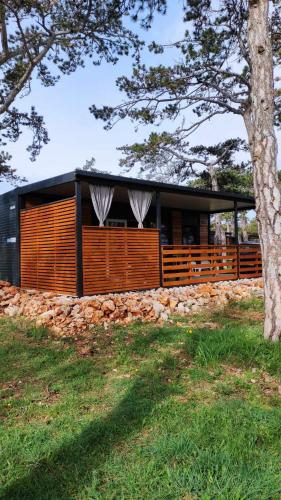 Neli Holiday Home - Camping Planik