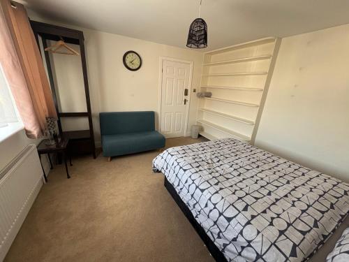 Gallery image of Beaconsfield House, Modern, recently refurbished, self check-in, near Luton Airport in Luton