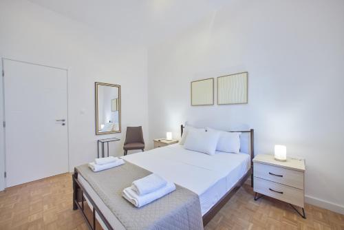 ARIS Kallithea- Big & Bright 3 Bedroom Apartment